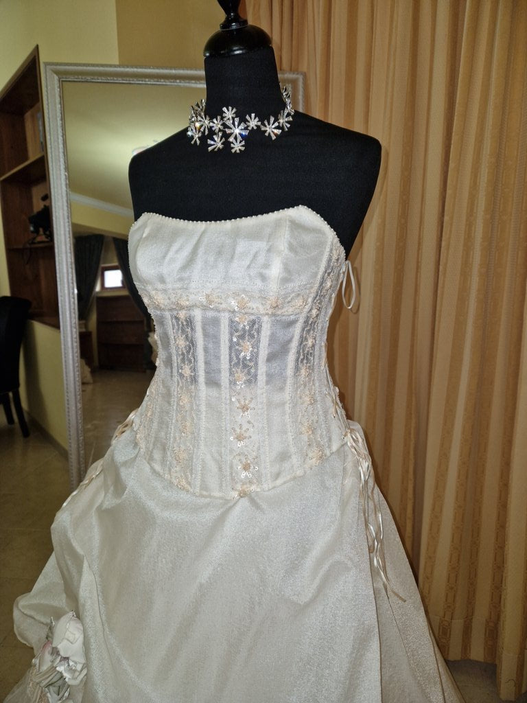 €52.00 per piece NICOLE, AZZURRA, VINNI, MAGGIE, SOTTERRO, TOMMASO STRANGIS, ALBERTO CARLOS etc. stock formal wear for women, men and children 165 pieces - REF. TV5978