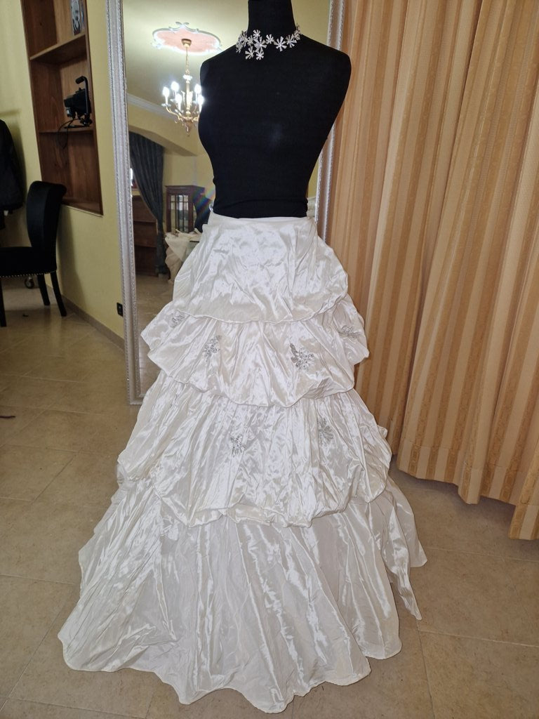 €52.00 per piece NICOLE, AZZURRA, VINNI, MAGGIE, SOTTERRO, TOMMASO STRANGIS, ALBERTO CARLOS etc. stock formal wear for women, men and children 165 pieces - REF. TV5978