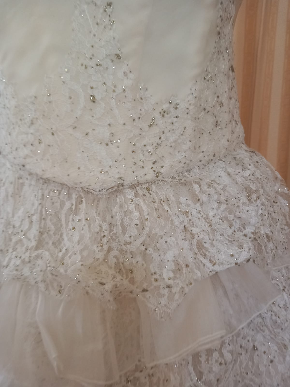 €52.00 per piece NICOLE, AZZURRA, VINNI, MAGGIE, SOTTERRO, TOMMASO STRANGIS, ALBERTO CARLOS etc. stock formal wear for women, men and children 165 pieces - REF. TV5978