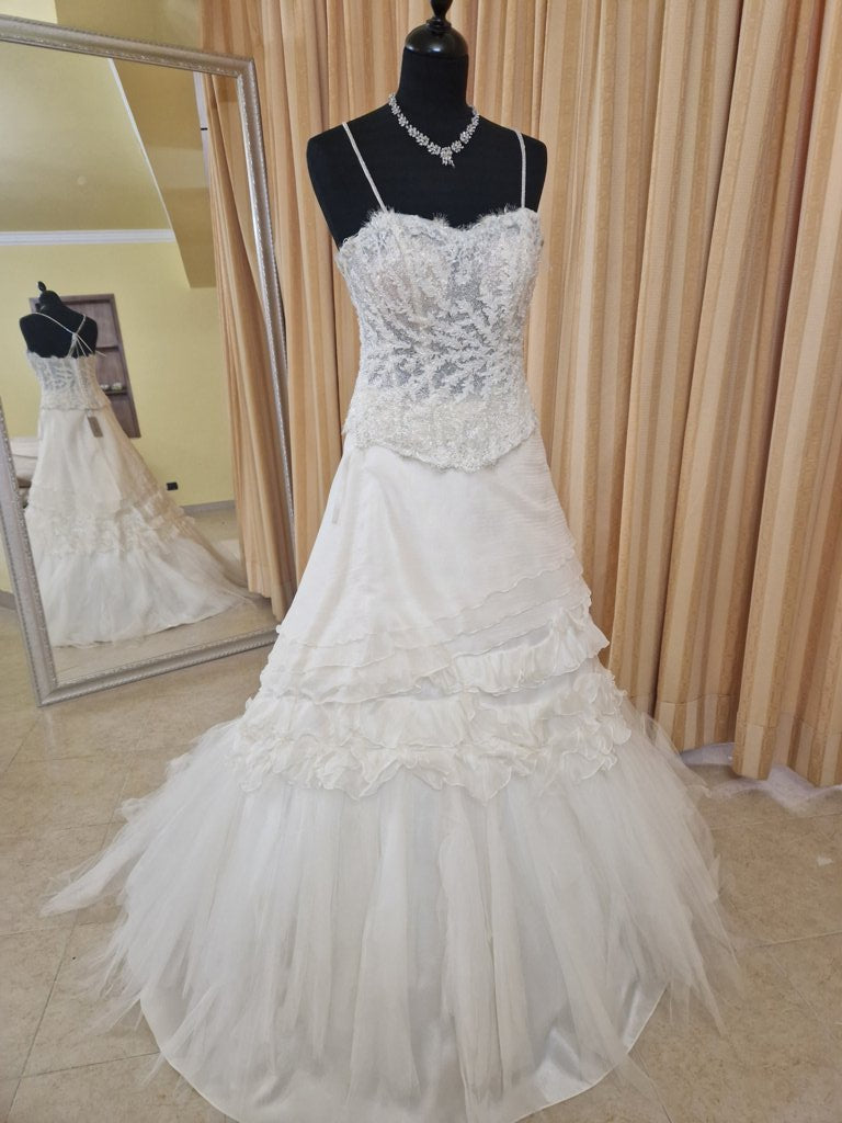 €52.00 per piece NICOLE, AZZURRA, VINNI, MAGGIE, SOTTERRO, TOMMASO STRANGIS, ALBERTO CARLOS etc. stock formal wear for women, men and children 165 pieces - REF. TV5978