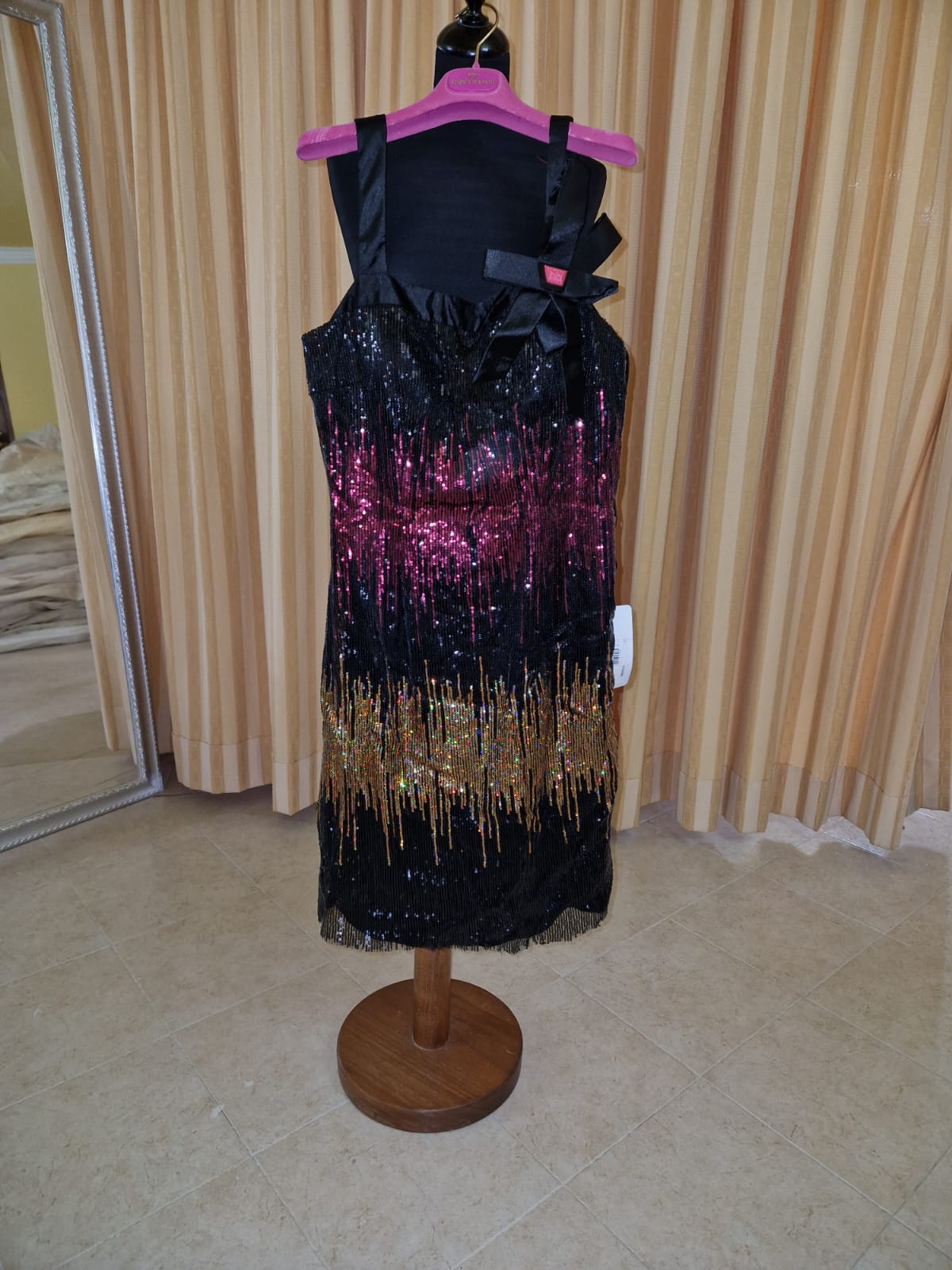 €52.00 per piece NICOLE, AZZURRA, VINNI, MAGGIE, SOTTERRO, TOMMASO STRANGIS, ALBERTO CARLOS etc. stock formal wear for women, men and children 165 pieces - REF. TV5978