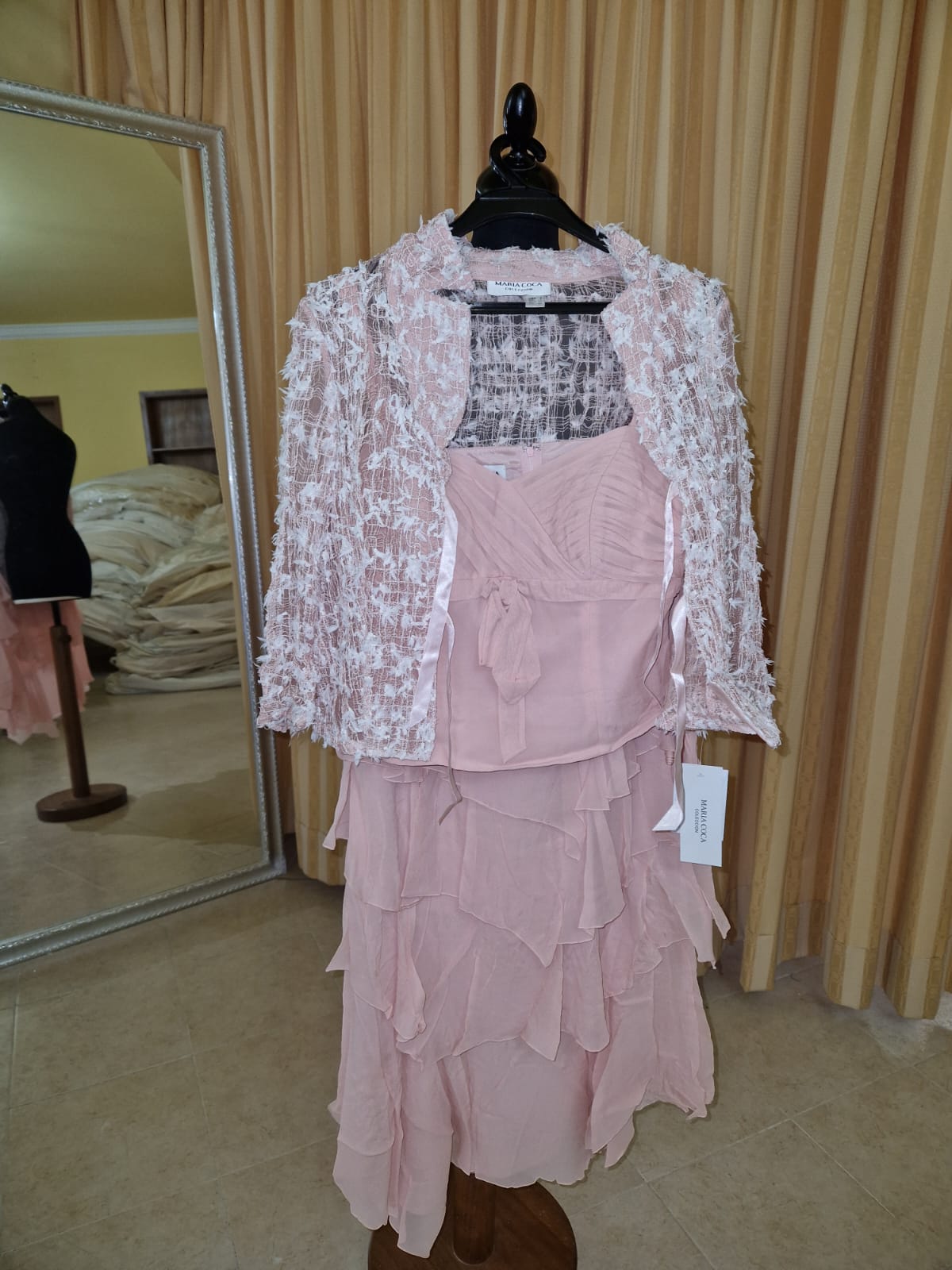 €52.00 per piece NICOLE, AZZURRA, VINNI, MAGGIE, SOTTERRO, TOMMASO STRANGIS, ALBERTO CARLOS etc. stock formal wear for women, men and children 165 pieces - REF. TV5978
