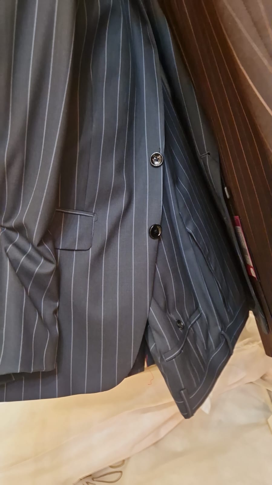 €52.00 per piece NICOLE, AZZURRA, VINNI, MAGGIE, SOTTERRO, TOMMASO STRANGIS, ALBERTO CARLOS etc. stock formal wear for women, men and children 165 pieces - REF. TV5978
