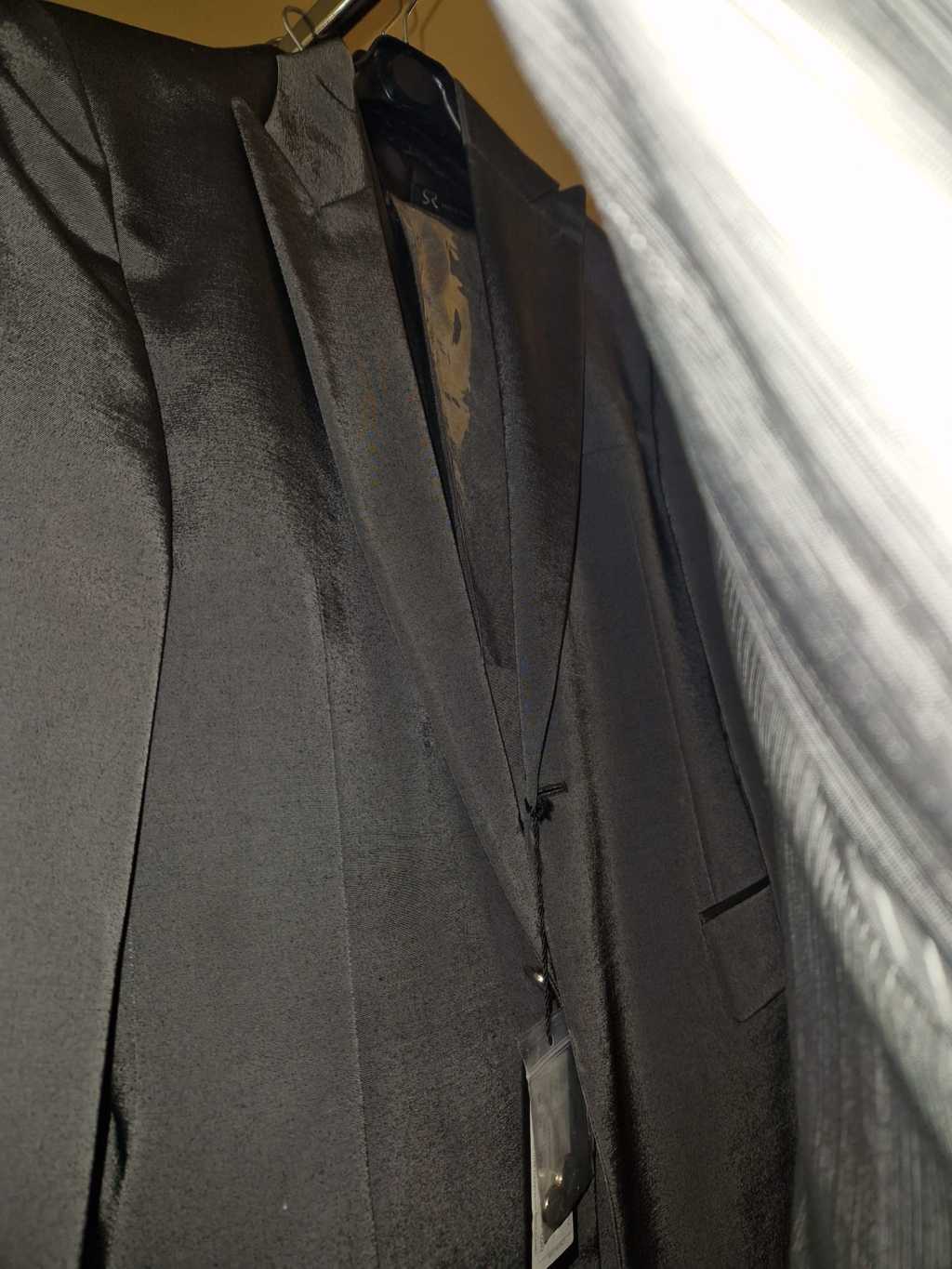 €52.00 per piece NICOLE, AZZURRA, VINNI, MAGGIE, SOTTERRO, TOMMASO STRANGIS, ALBERTO CARLOS etc. stock formal wear for women, men and children 165 pieces - REF. TV5978