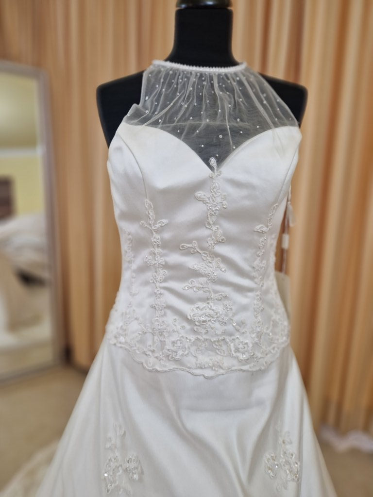 €52.00 per piece NICOLE, AZZURRA, VINNI, MAGGIE, SOTTERRO, TOMMASO STRANGIS, ALBERTO CARLOS etc. stock formal wear for women, men and children 165 pieces - REF. TV5978