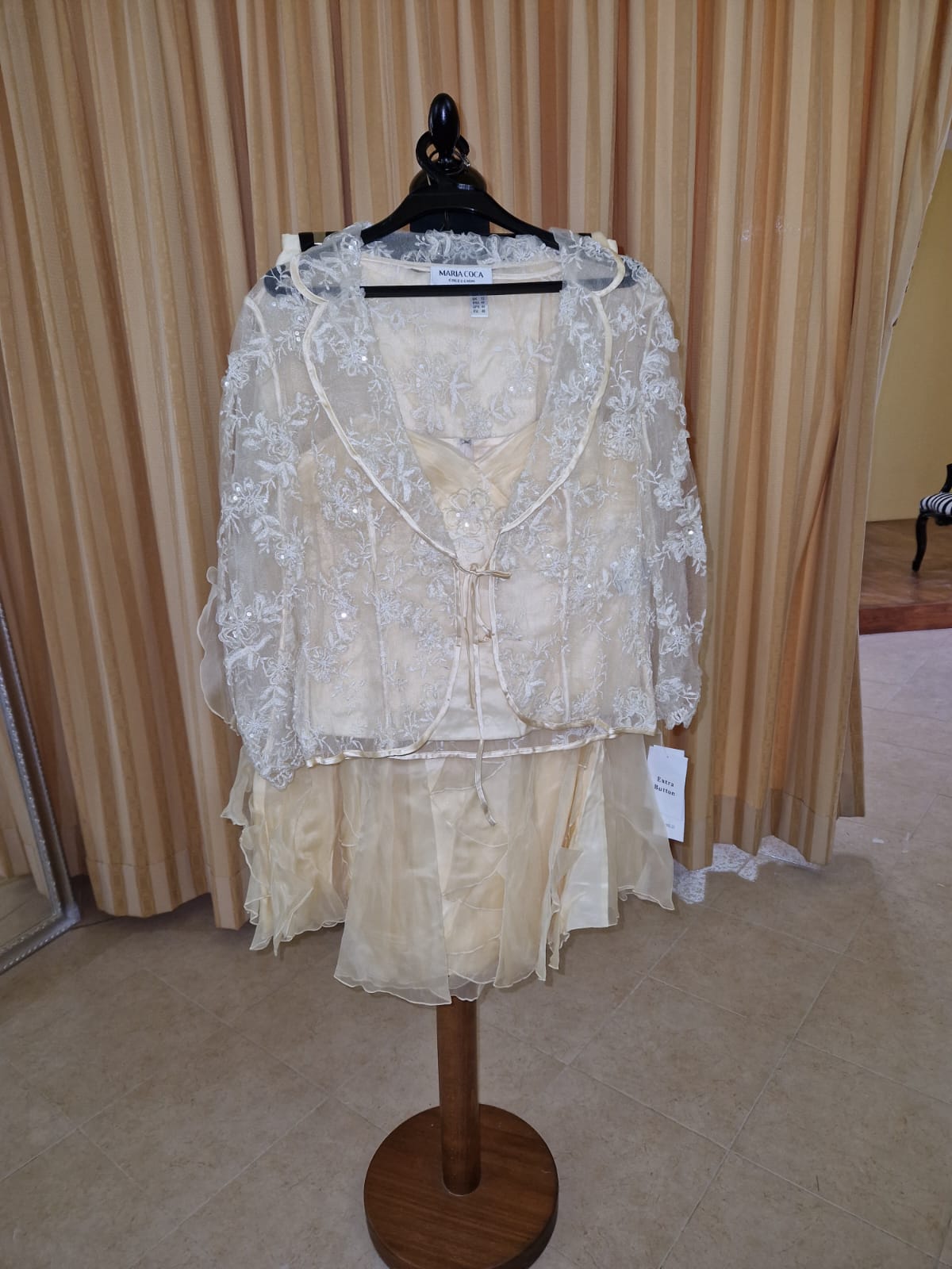 €52.00 per piece NICOLE, AZZURRA, VINNI, MAGGIE, SOTTERRO, TOMMASO STRANGIS, ALBERTO CARLOS etc. stock formal wear for women, men and children 165 pieces - REF. TV5978