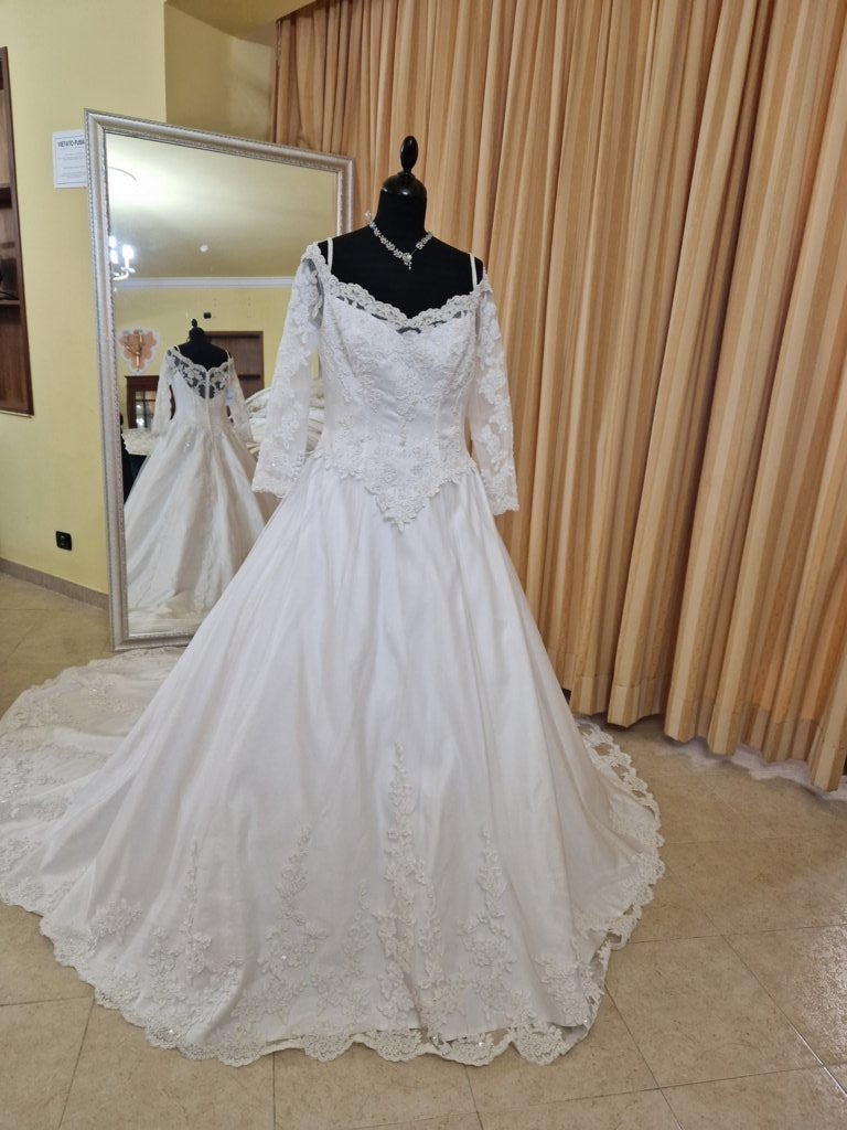 €52.00 per piece NICOLE, AZZURRA, VINNI, MAGGIE, SOTTERRO, TOMMASO STRANGIS, ALBERTO CARLOS etc. stock formal wear for women, men and children 165 pieces - REF. TV5978
