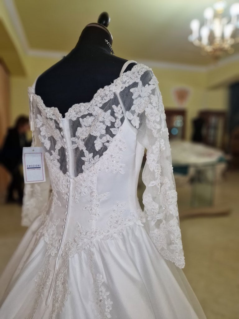 €52.00 per piece NICOLE, AZZURRA, VINNI, MAGGIE, SOTTERRO, TOMMASO STRANGIS, ALBERTO CARLOS etc. stock formal wear for women, men and children 165 pieces - REF. TV5978