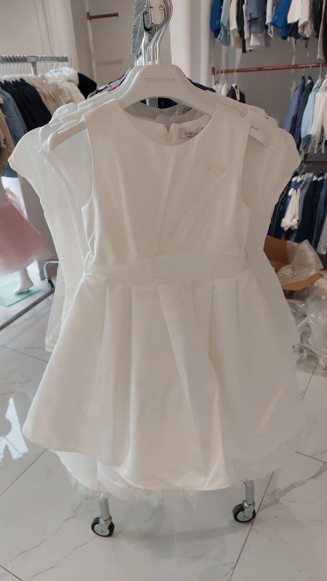 €7,00 al pezzo MAYORAL, BIRBA, TRYBEYOND stock cerimonia bambino/bambina 420 pezzi - 90% P/E 10% A/I -RIF. TV5973