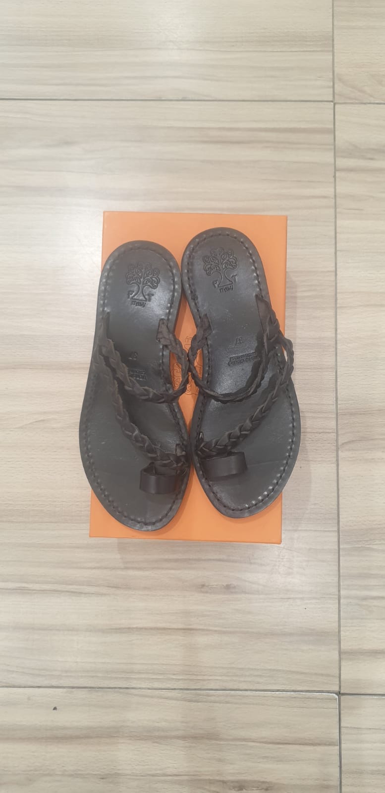 stock abbigliamento - €10,00 al pezzo AKS, BREAD&BUTTONS, DAMASCATO, U.S. POLO ASSN, DAVID OWEN, DESI, CLASS, ecc. 562 pezzi stock uomo/donna - P/E - RIF. TV3937