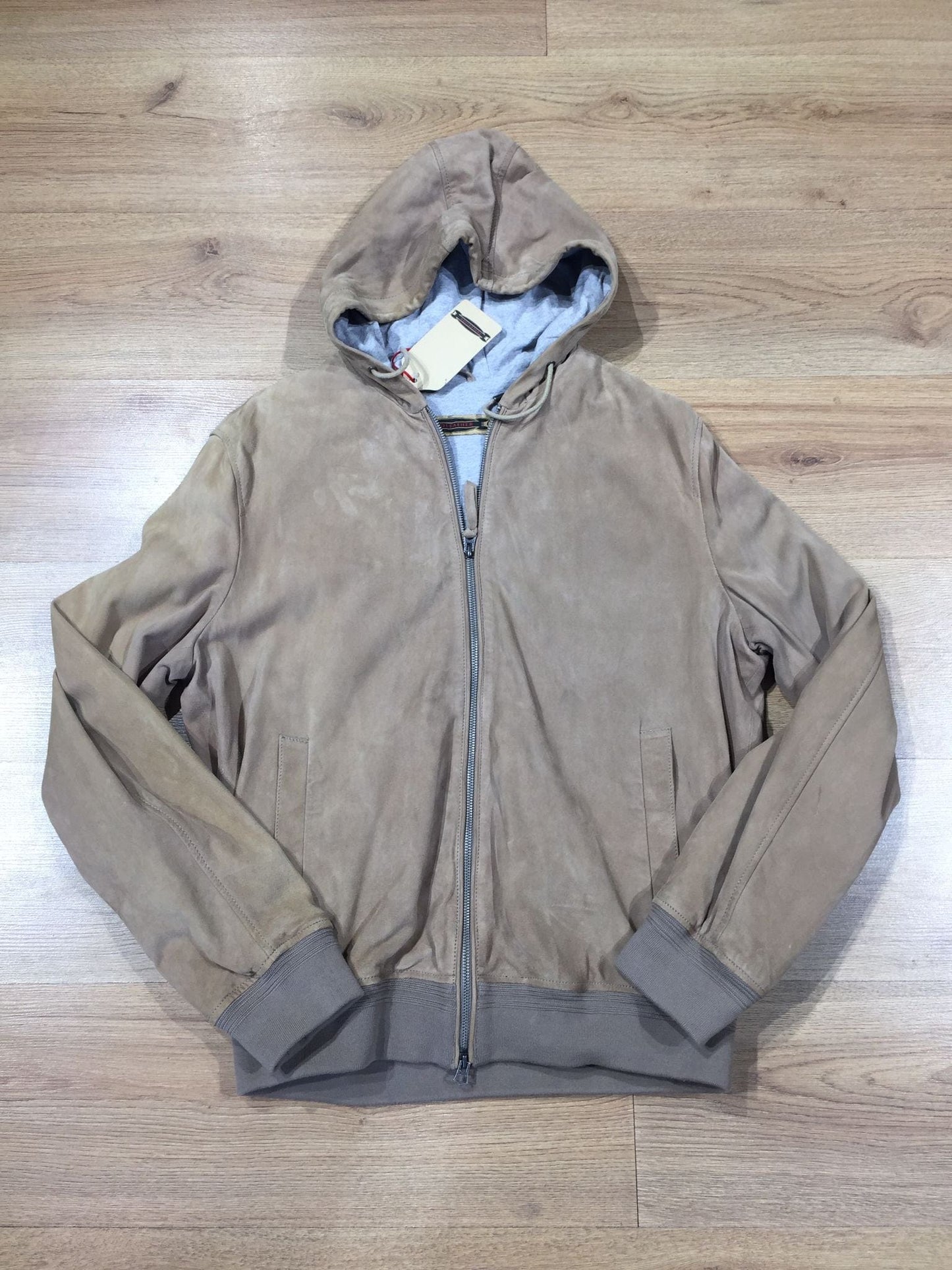 stock abbigliamento - €10,00 al pezzo AKS, BREAD&BUTTONS, DAMASCATO, U.S. POLO ASSN, DAVID OWEN, DESI, CLASS, ecc. 562 pezzi stock uomo/donna - P/E - RIF. TV3937