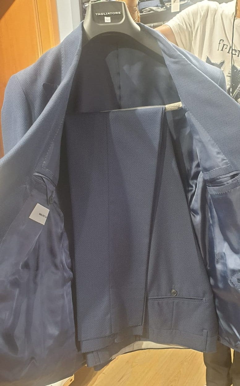 stock abbigliamento - €10,00 al pezzo AKS, BREAD&BUTTONS, DAMASCATO, U.S. POLO ASSN, DAVID OWEN, DESI, CLASS, ecc. 562 pezzi stock uomo/donna - P/E - RIF. TV3937