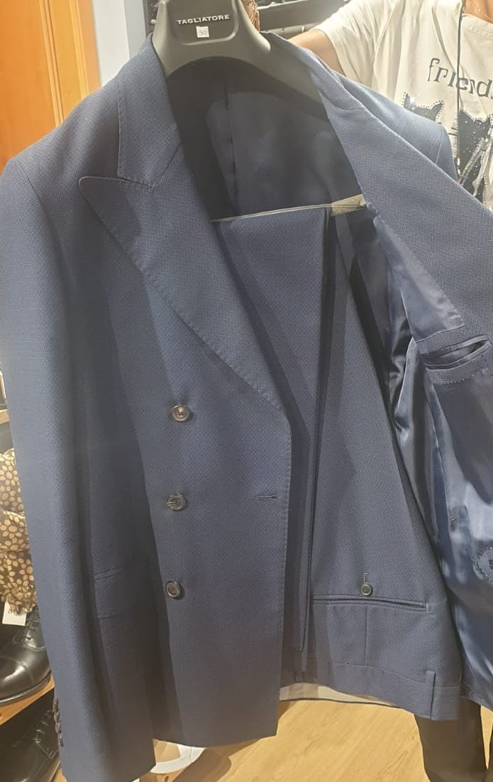 stock abbigliamento - €10,00 al pezzo AKS, BREAD&BUTTONS, DAMASCATO, U.S. POLO ASSN, DAVID OWEN, DESI, CLASS, ecc. 562 pezzi stock uomo/donna - P/E - RIF. TV3937