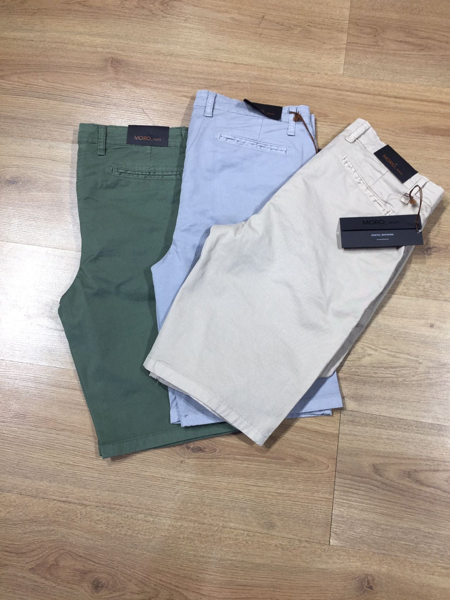 stock abbigliamento - €10,00 al pezzo AKS, BREAD&BUTTONS, DAMASCATO, U.S. POLO ASSN, DAVID OWEN, DESI, CLASS, ecc. 562 pezzi stock uomo/donna - P/E - RIF. TV3937