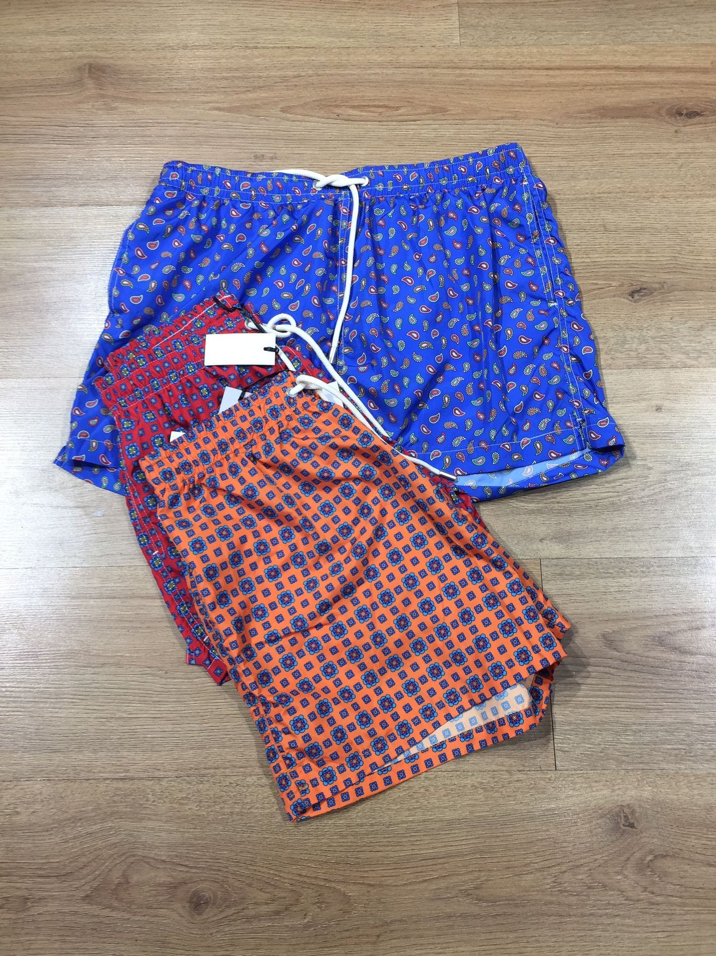 stock abbigliamento - €10,00 al pezzo AKS, BREAD&BUTTONS, DAMASCATO, U.S. POLO ASSN, DAVID OWEN, DESI, CLASS, ecc. 562 pezzi stock uomo/donna - P/E - RIF. TV3937
