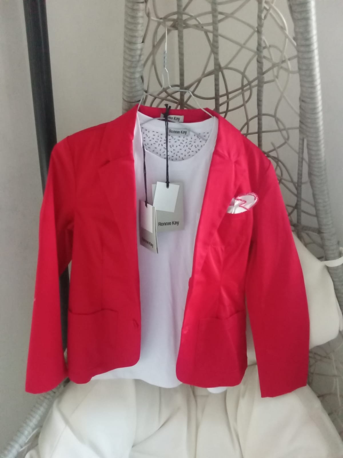 stock abbigliamento bambini - €18,29 al pezzo FUN & FUN, MSGM, PEUTEREY, MONNALISA, BLUMARINE, LIU JO ecc. 110 pezzi stock bambino/bambina - P/E - RIF. TV3934