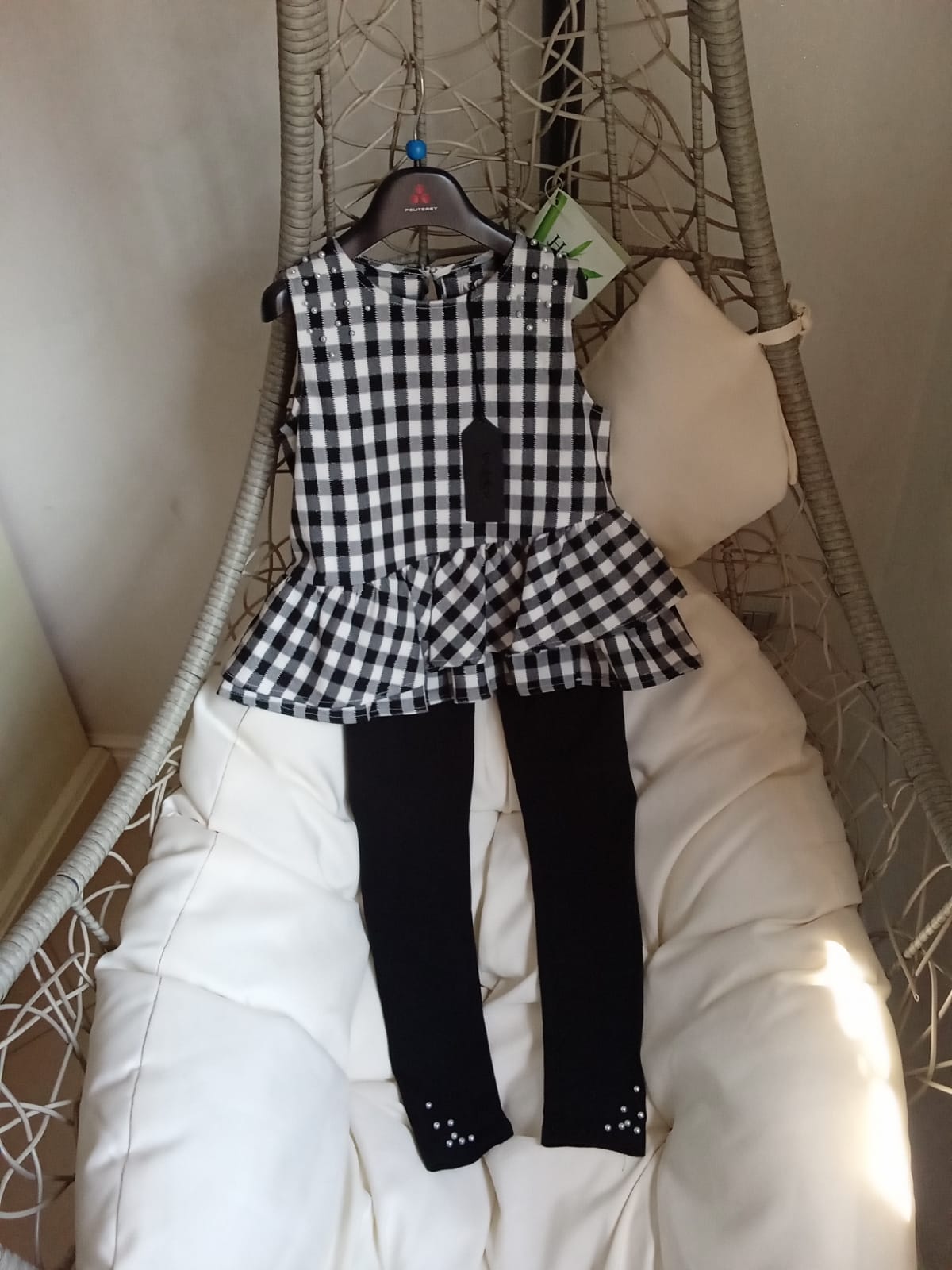 stock abbigliamento bambini - €18,29 al pezzo FUN & FUN, MSGM, PEUTEREY, MONNALISA, BLUMARINE, LIU JO ecc. 110 pezzi stock bambino/bambina - P/E - RIF. TV3934