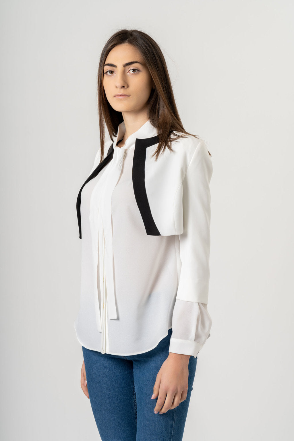 13,00 € par pièce GATTINONI 9399 pièces en stock vêtements pour hommes et femmes - SS 60% - FW 40% - REF. TV3973