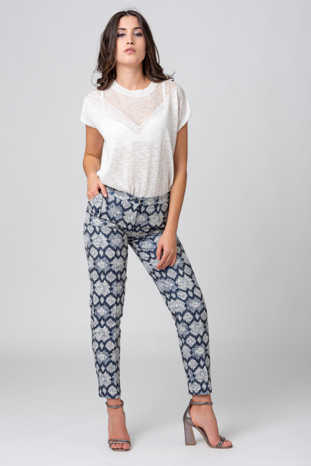 13,00 € par pièce GATTINONI 9399 pièces en stock vêtements pour hommes et femmes - SS 60% - FW 40% - REF. TV3973