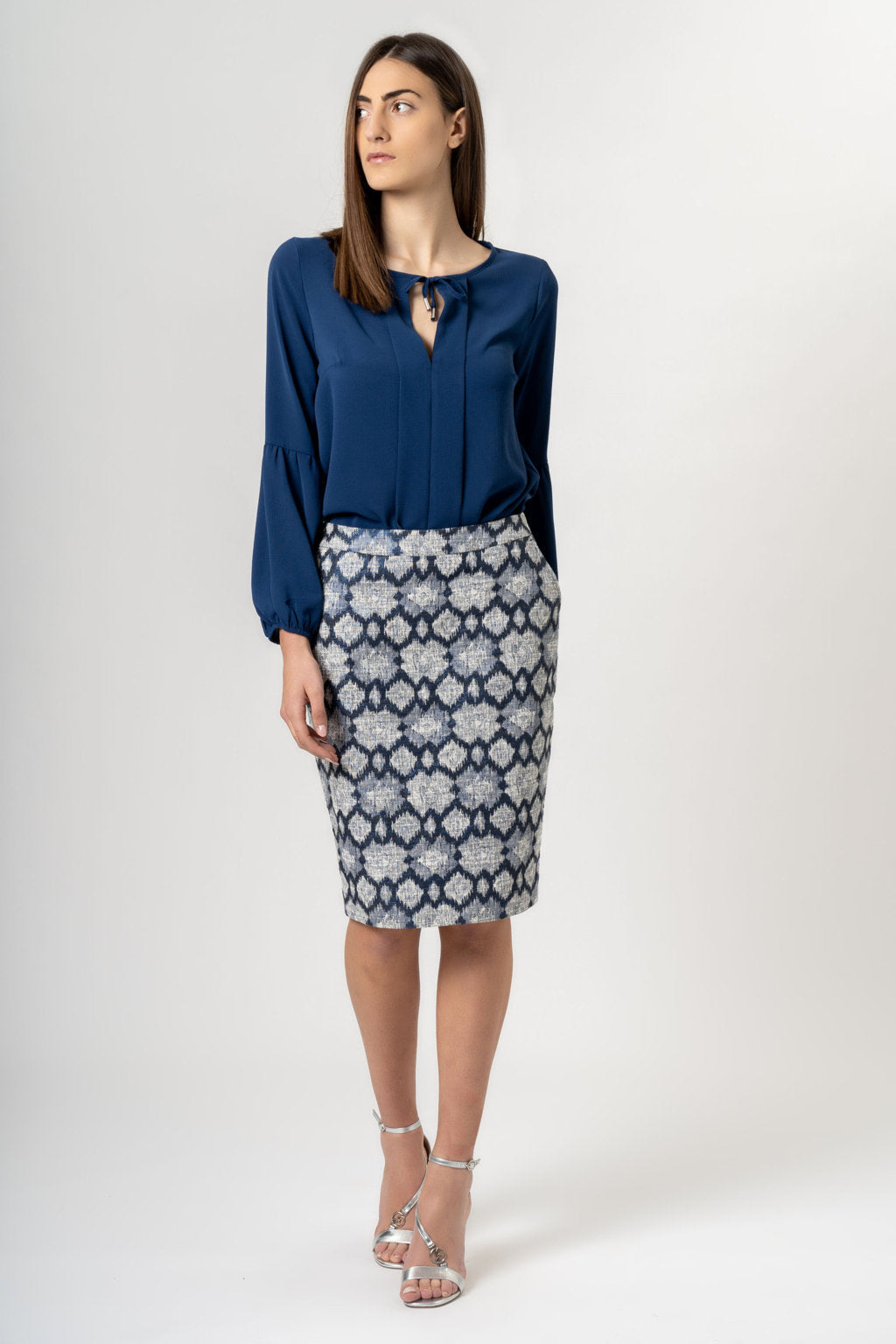 13,00 € par pièce GATTINONI 9399 pièces en stock vêtements pour hommes et femmes - SS 60% - FW 40% - REF. TV3973