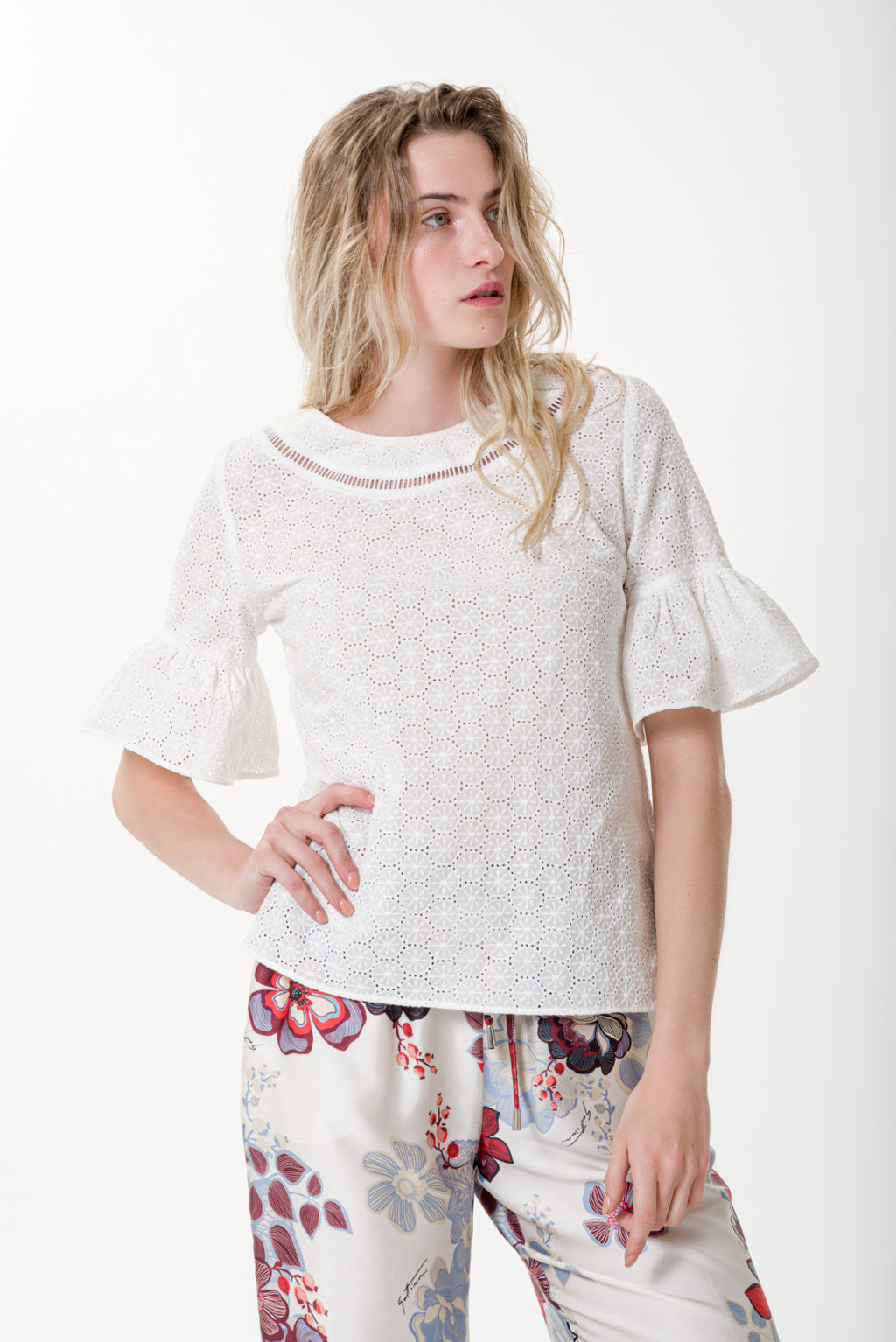 13,00 € par pièce GATTINONI 9399 pièces en stock vêtements pour hommes et femmes - SS 60% - FW 40% - REF. TV3973