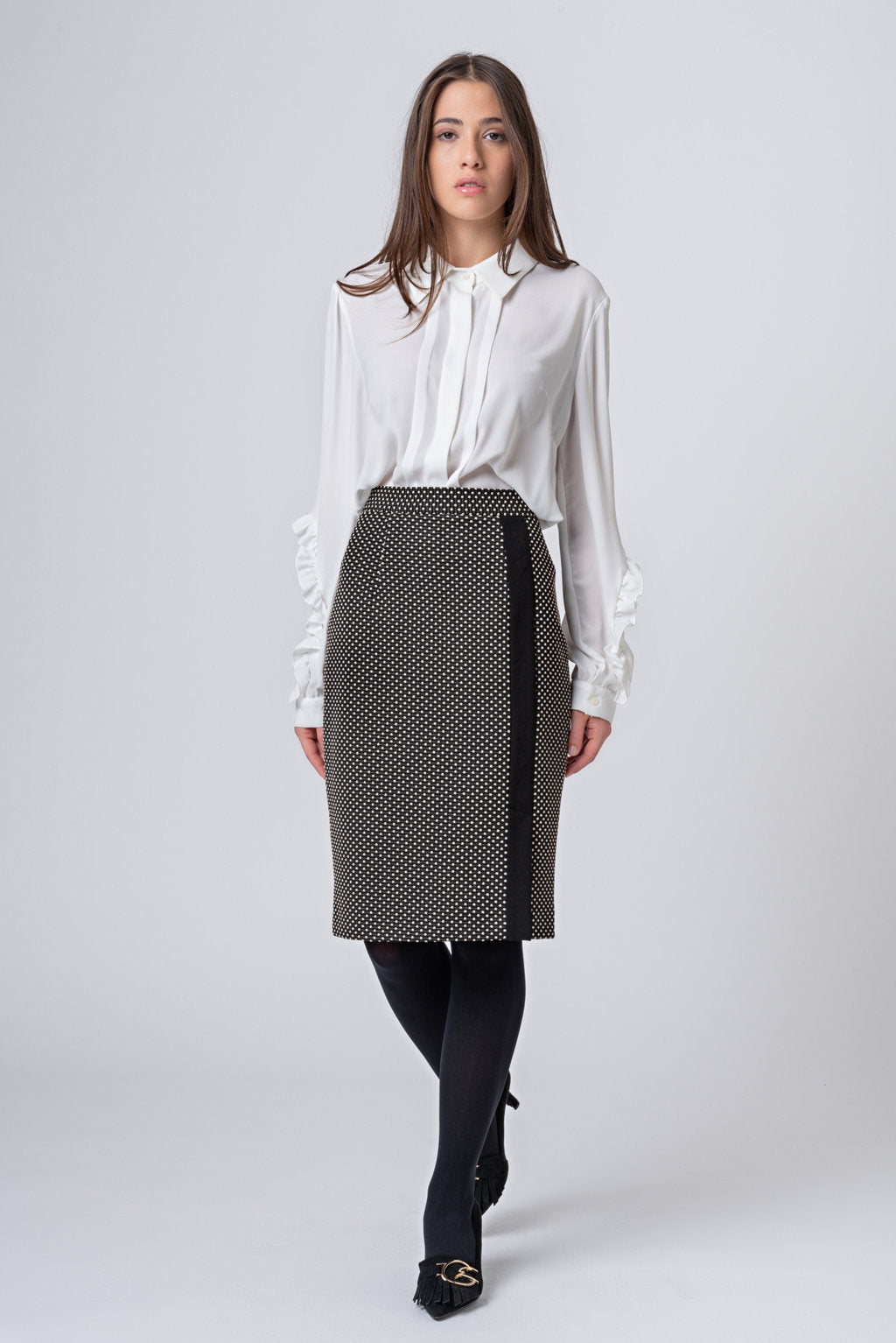 13,00 € par pièce GATTINONI 9399 pièces en stock vêtements pour hommes et femmes - SS 60% - FW 40% - REF. TV3973
