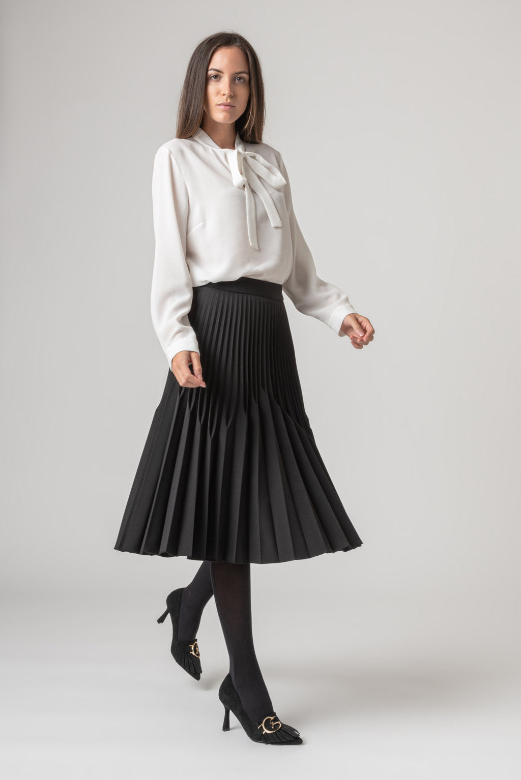 13,00 € par pièce GATTINONI 9399 pièces en stock vêtements pour hommes et femmes - SS 60% - FW 40% - REF. TV3973