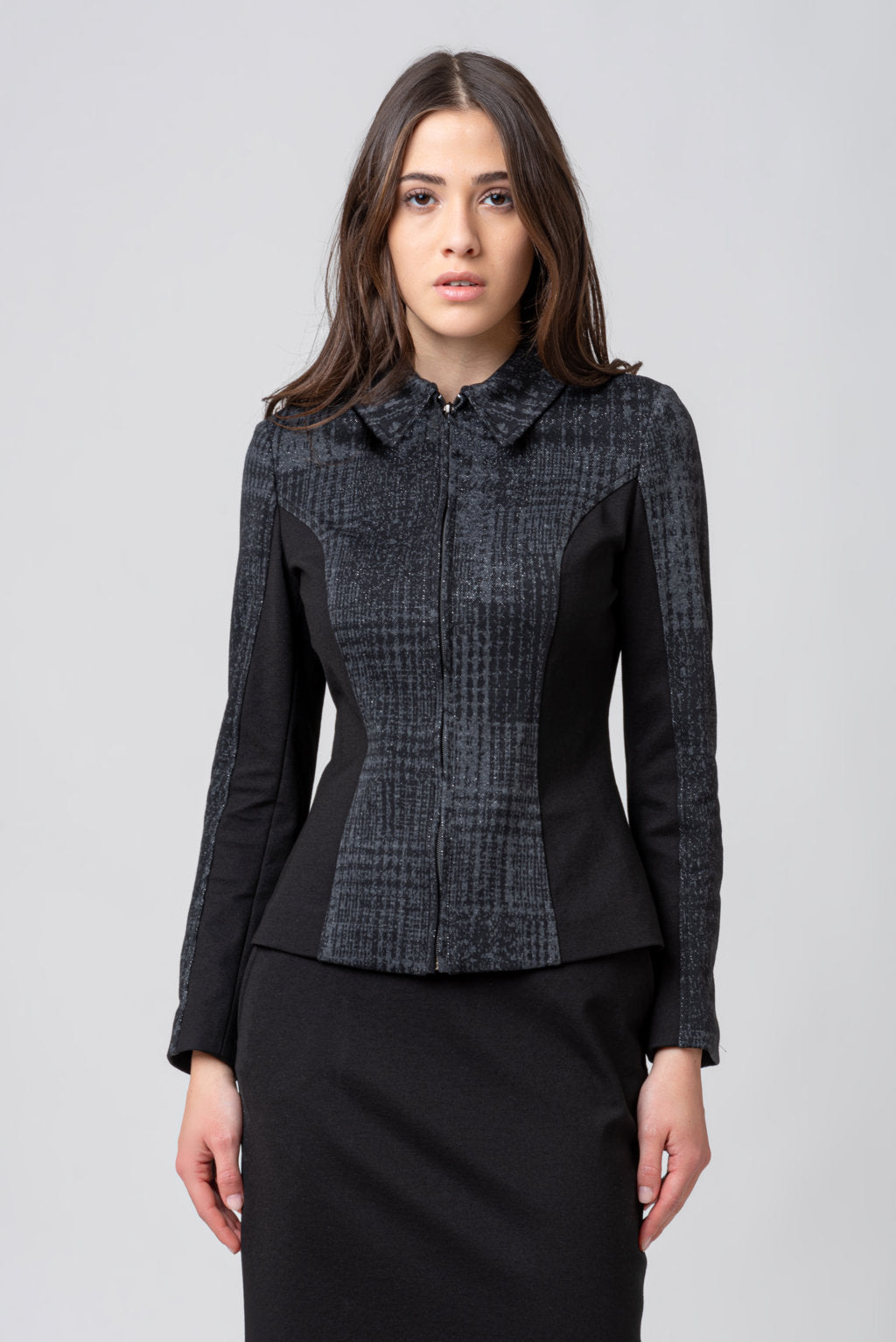 13,00 € par pièce GATTINONI 9399 pièces en stock vêtements pour hommes et femmes - SS 60% - FW 40% - REF. TV3973
