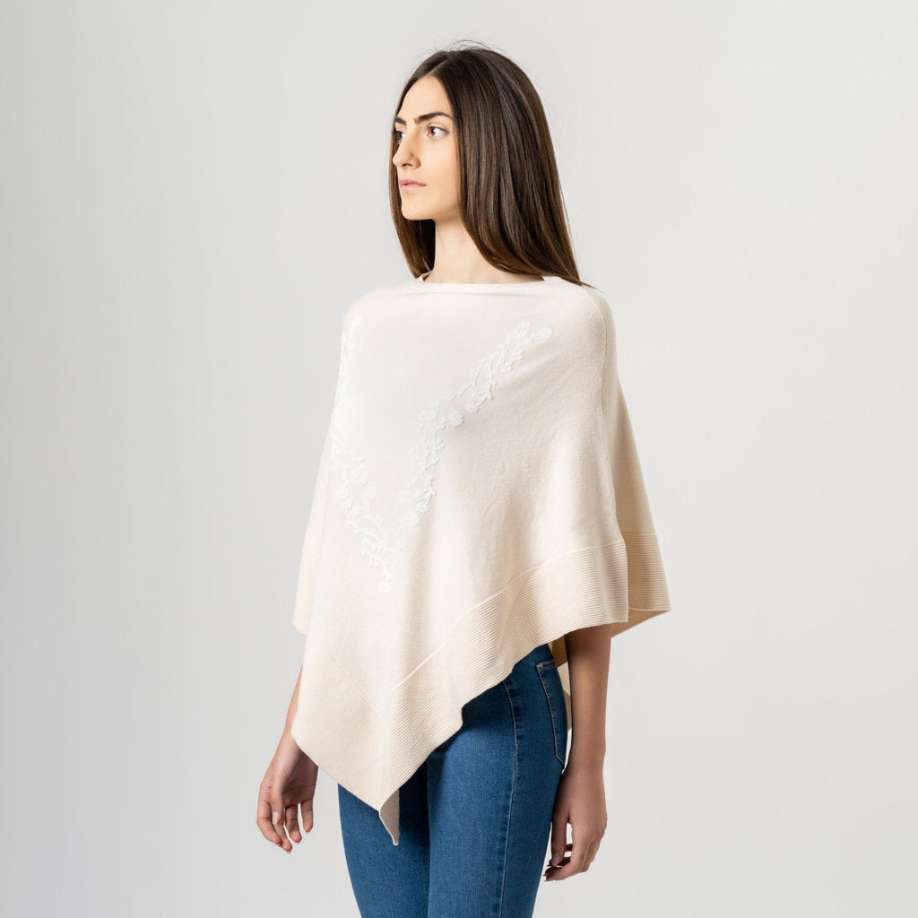 13,00 € par pièce GATTINONI 9399 pièces en stock vêtements pour hommes et femmes - SS 60% - FW 40% - REF. TV3973