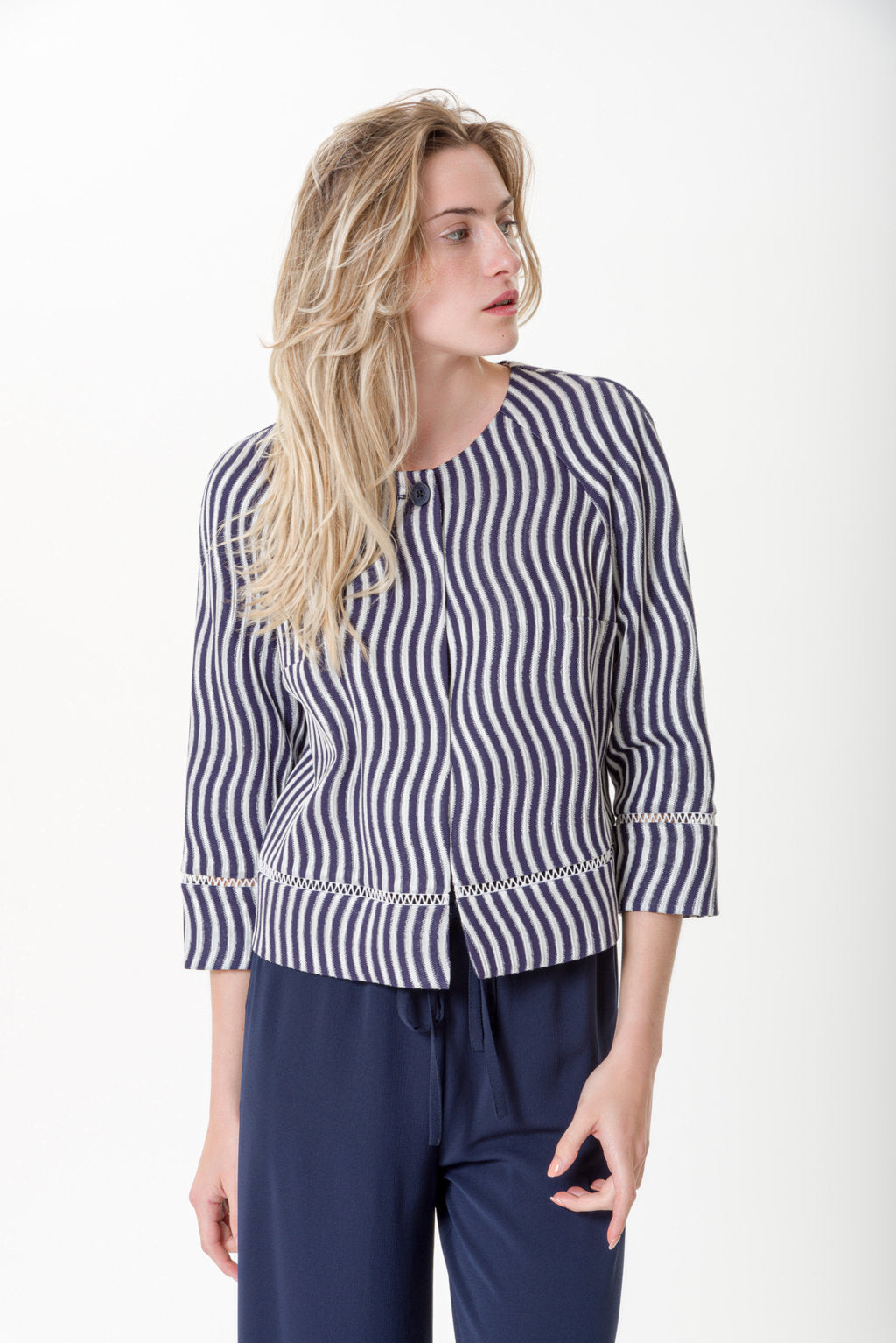 13,00 € par pièce GATTINONI 9399 pièces en stock vêtements pour hommes et femmes - SS 60% - FW 40% - REF. TV3973
