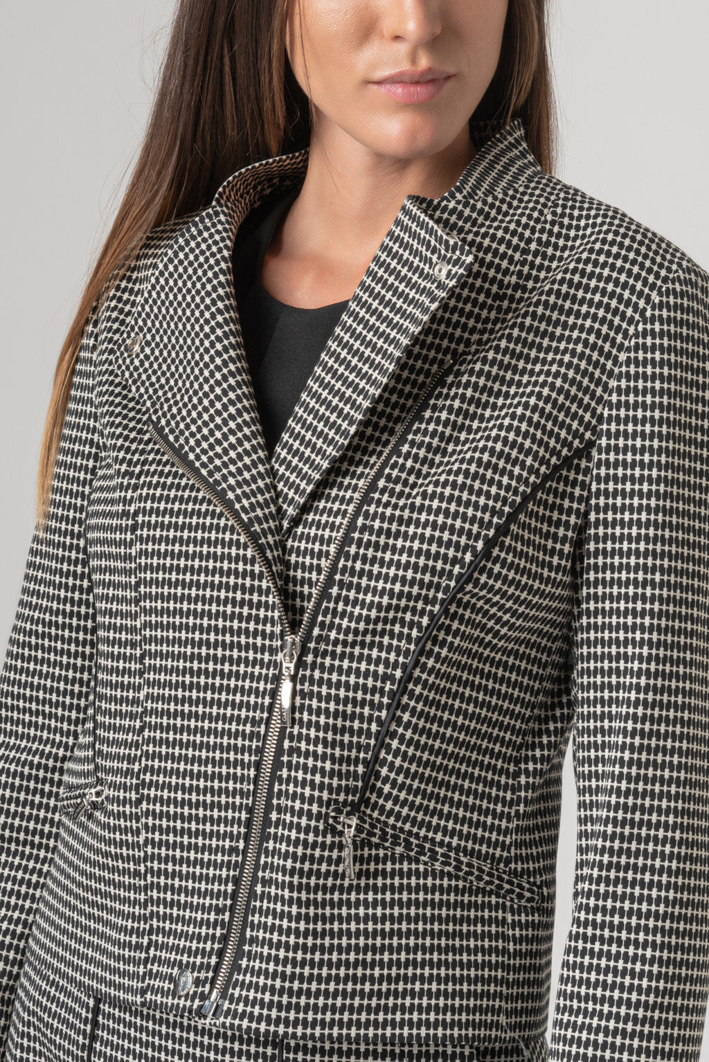 13,00 € par pièce GATTINONI 9399 pièces en stock vêtements pour hommes et femmes - SS 60% - FW 40% - REF. TV3973