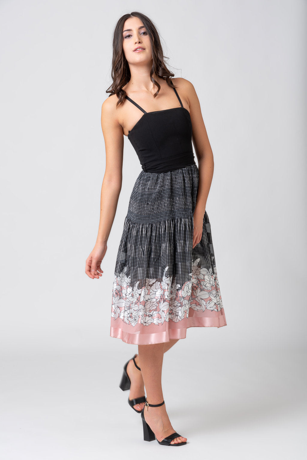 13,00 € par pièce GATTINONI 9399 pièces en stock vêtements pour hommes et femmes - SS 60% - FW 40% - REF. TV3973