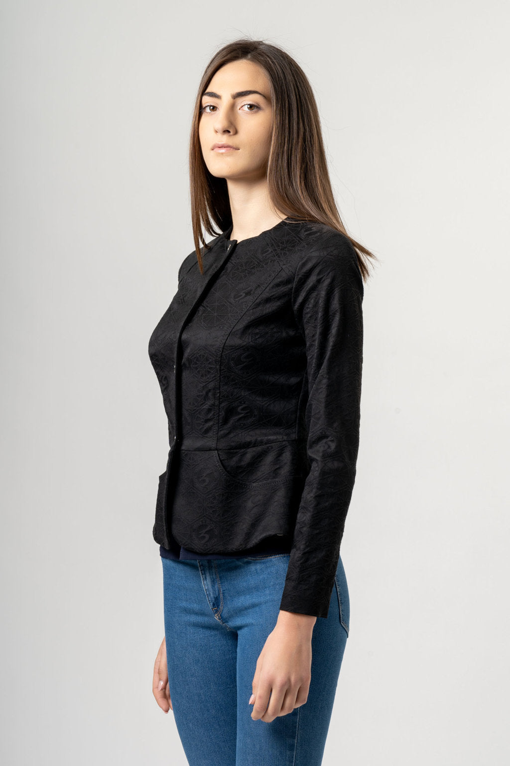 13,00 € par pièce GATTINONI 9399 pièces en stock vêtements pour hommes et femmes - SS 60% - FW 40% - REF. TV3973