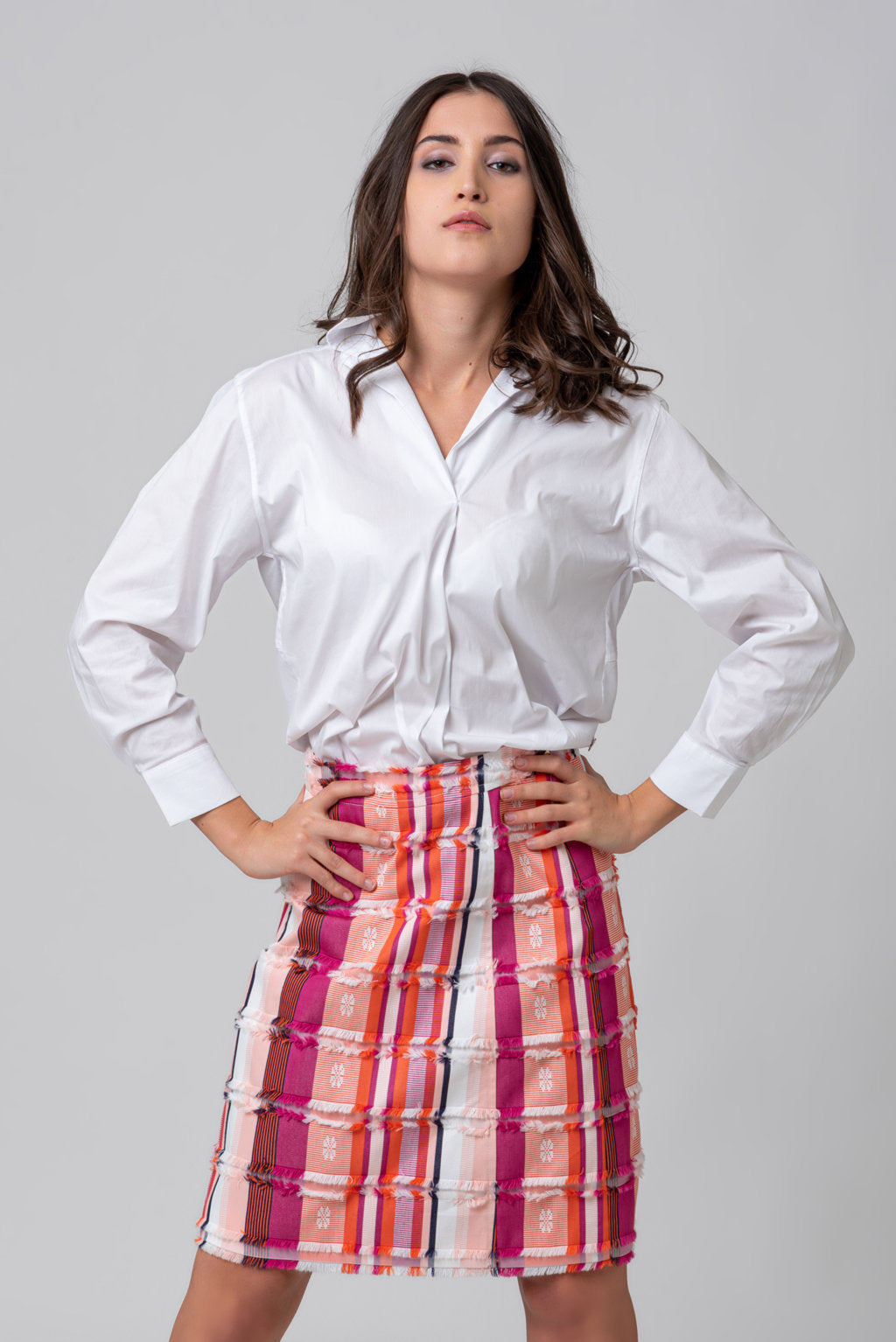 13,00 € par pièce GATTINONI 9399 pièces en stock vêtements pour hommes et femmes - SS 60% - FW 40% - REF. TV3973