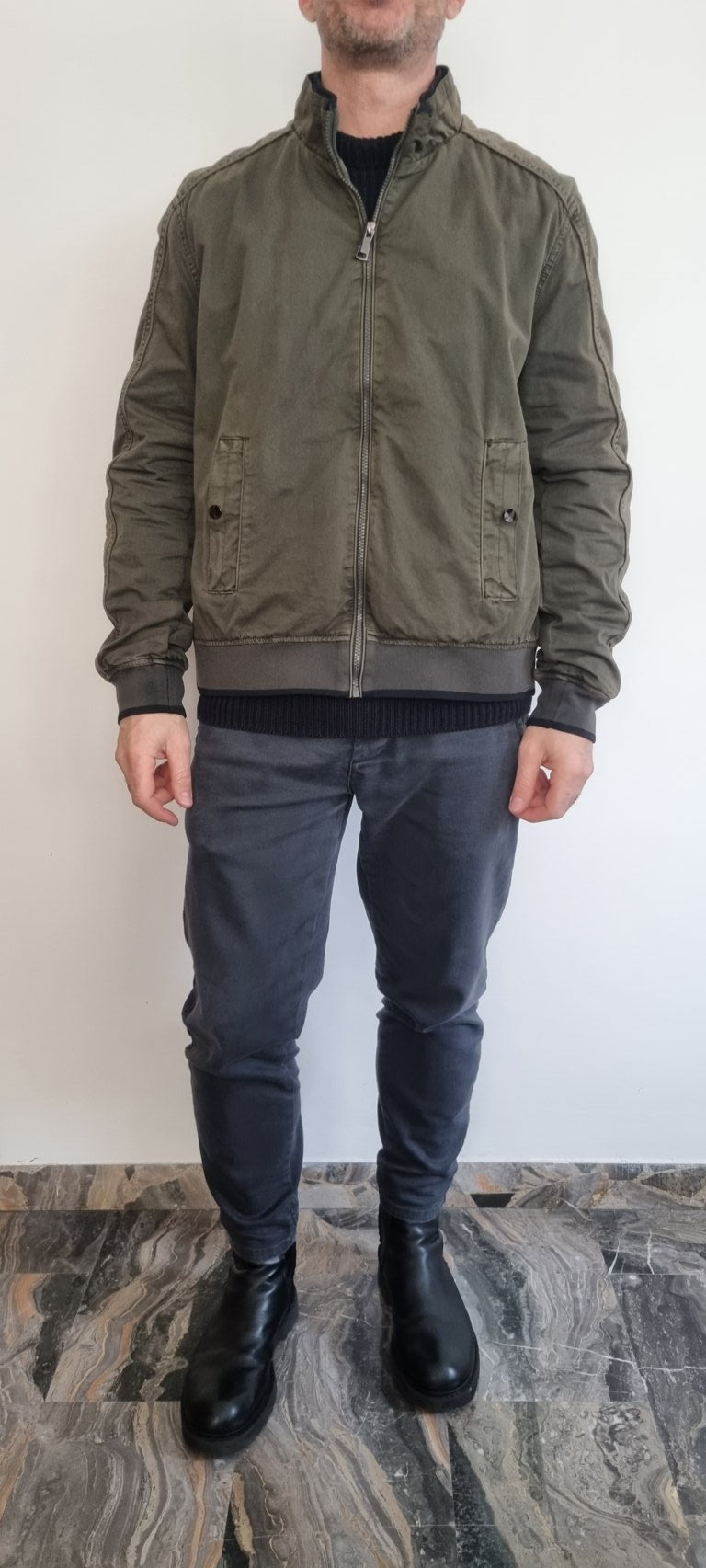 13,00 € par pièce GATTINONI 9399 pièces en stock vêtements pour hommes et femmes - SS 60% - FW 40% - REF. TV3973