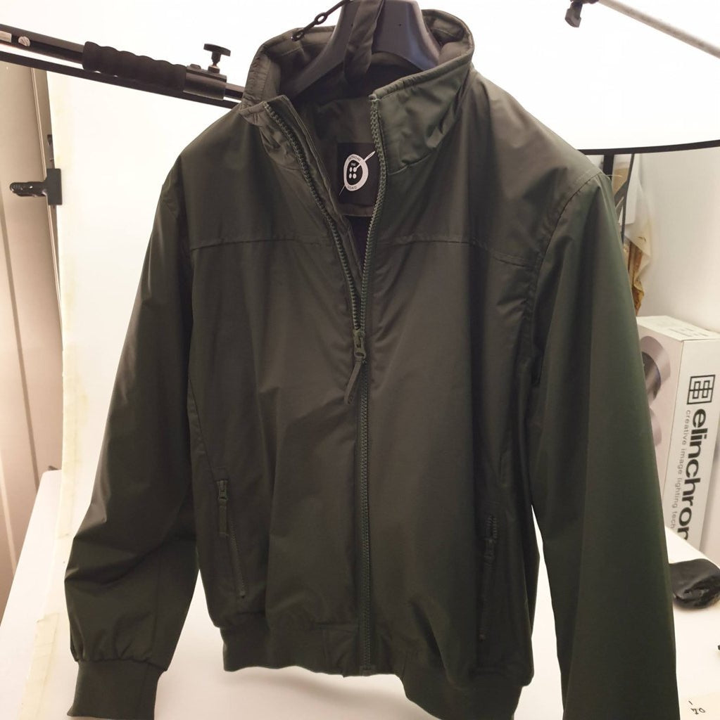 13,00 € par pièce GATTINONI 9399 pièces en stock vêtements pour hommes et femmes - SS 60% - FW 40% - REF. TV3973
