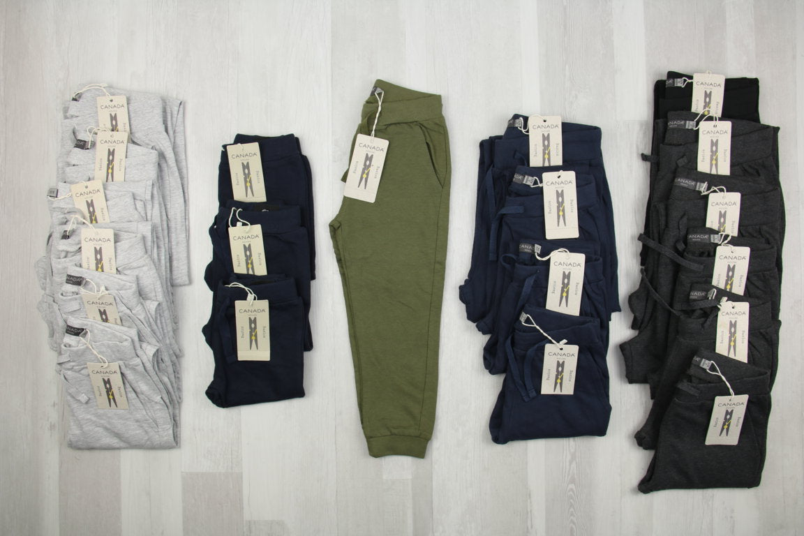 €4,00 al pezzo CANADA stock abbigliamento bambini 186 pezzi - P/E - RIF. 6249
