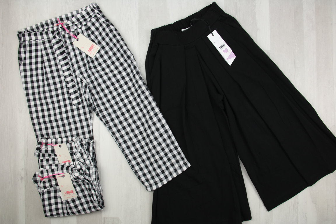 €4,50 al pezzo FUNBEE stock abbigliamento bambini 82 pezzi - P/E - RIF. 6251