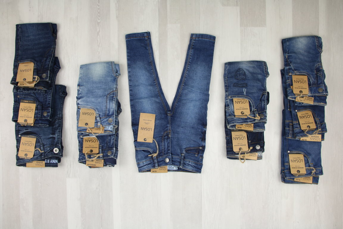 €3,90 al pezzo LOSAN stock abbigliamento bambini 228 pezzi - P/E - RIF. 6253