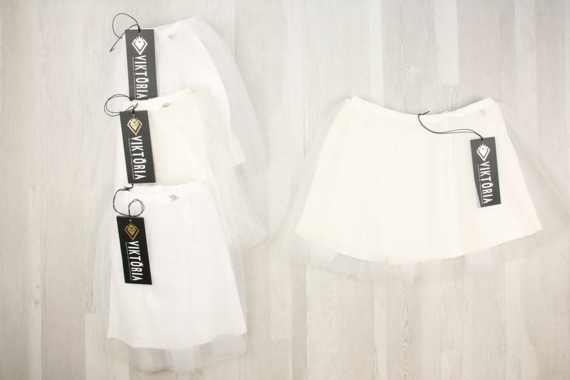 €4,50 al pezzo VIKTORIA stock abbigliamento bambina 98 pezzi - P/E - RIF. 6256