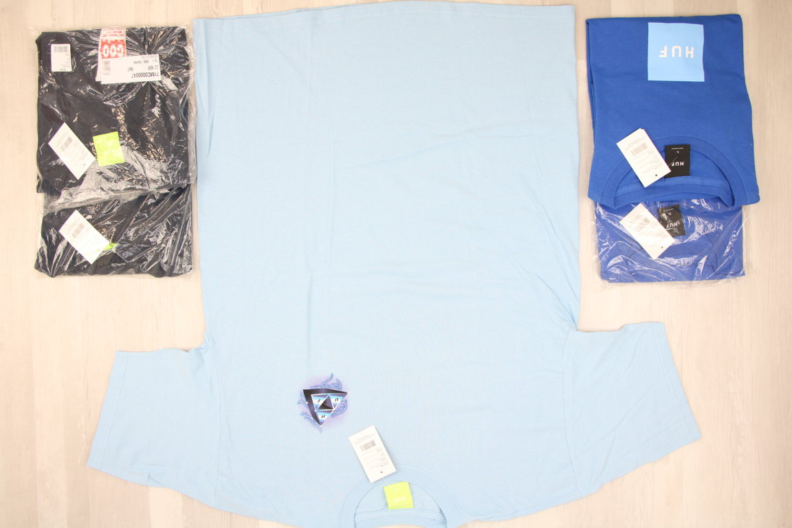 €10,50 al pezzo HUF stock abbigliamento uomo 80 pezzi - MULTISTAGIONE - RIF. 6286