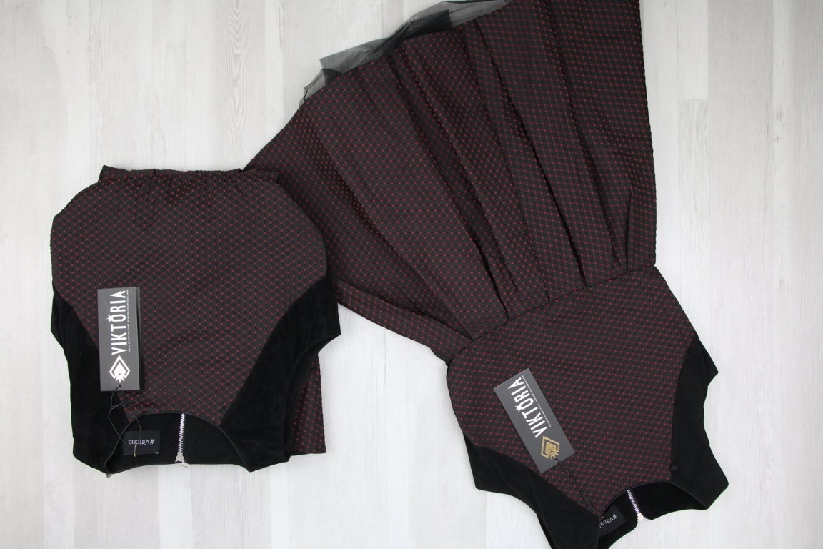 €9,60 al pezzo VIKTORIA stock abbigliamento bambina 41 pezzi - A/I - RIF. 6295