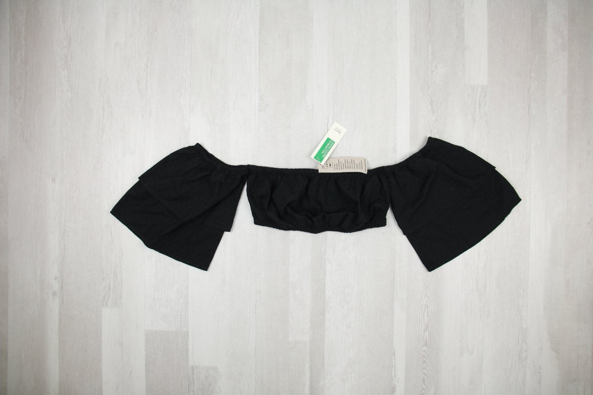 €1.80 per piece BENETTON stock of women's clothing and footwear and <tc>Girls</tc>  379 pieces - 95% <tc>S/S</tc>  - 5% <tc>F/W</tc>  - REF. 6048AF