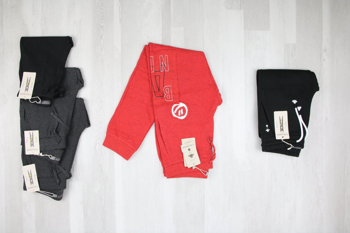 €5,50 al pezzo CANADA stock abbigliamento bambini 55 pezzi - A/I - RIF. 6267