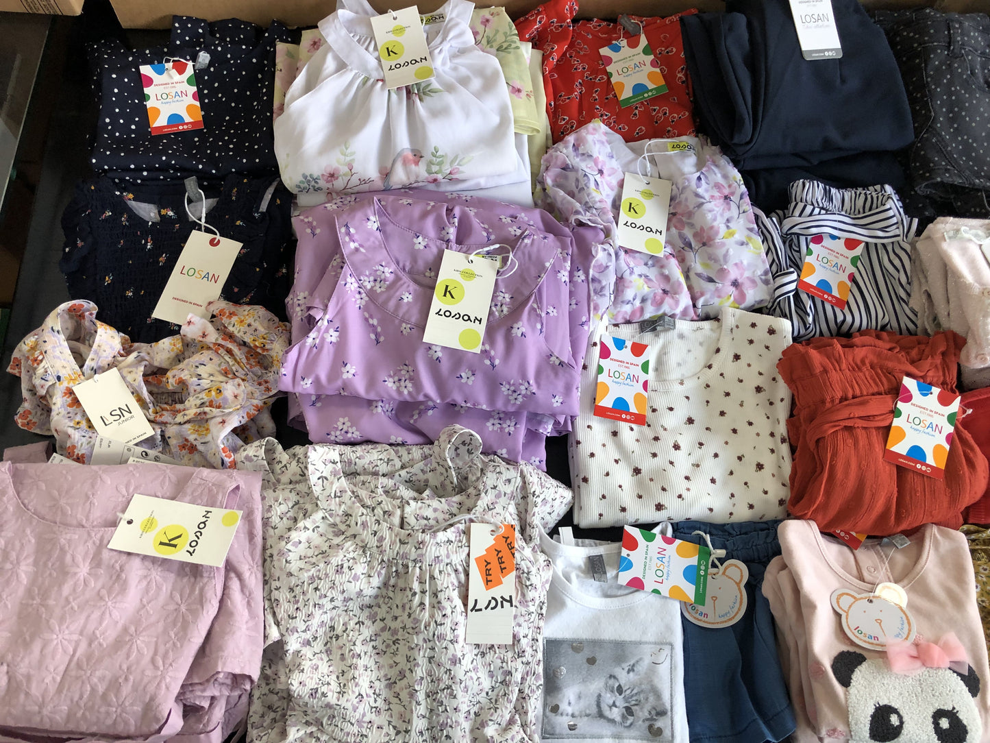 5,50 € par pièce Y-CLU, BLUE SEVEN, MELBY, TUC TUC, etc. stock de vêtements pour enfants 741 pièces - SS - REF. 6136P1