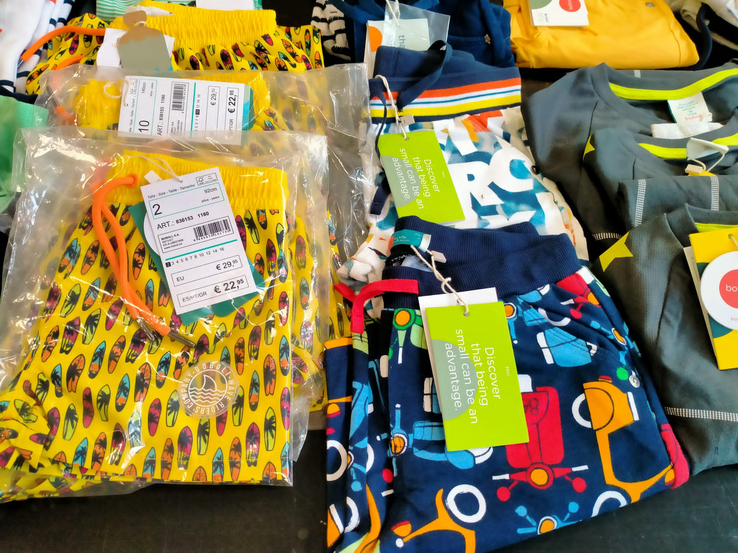 €4,00 al pezzo BOBOLI stock abbigliamento bambini 114 pezzi - P/E - RIF. 6075AF