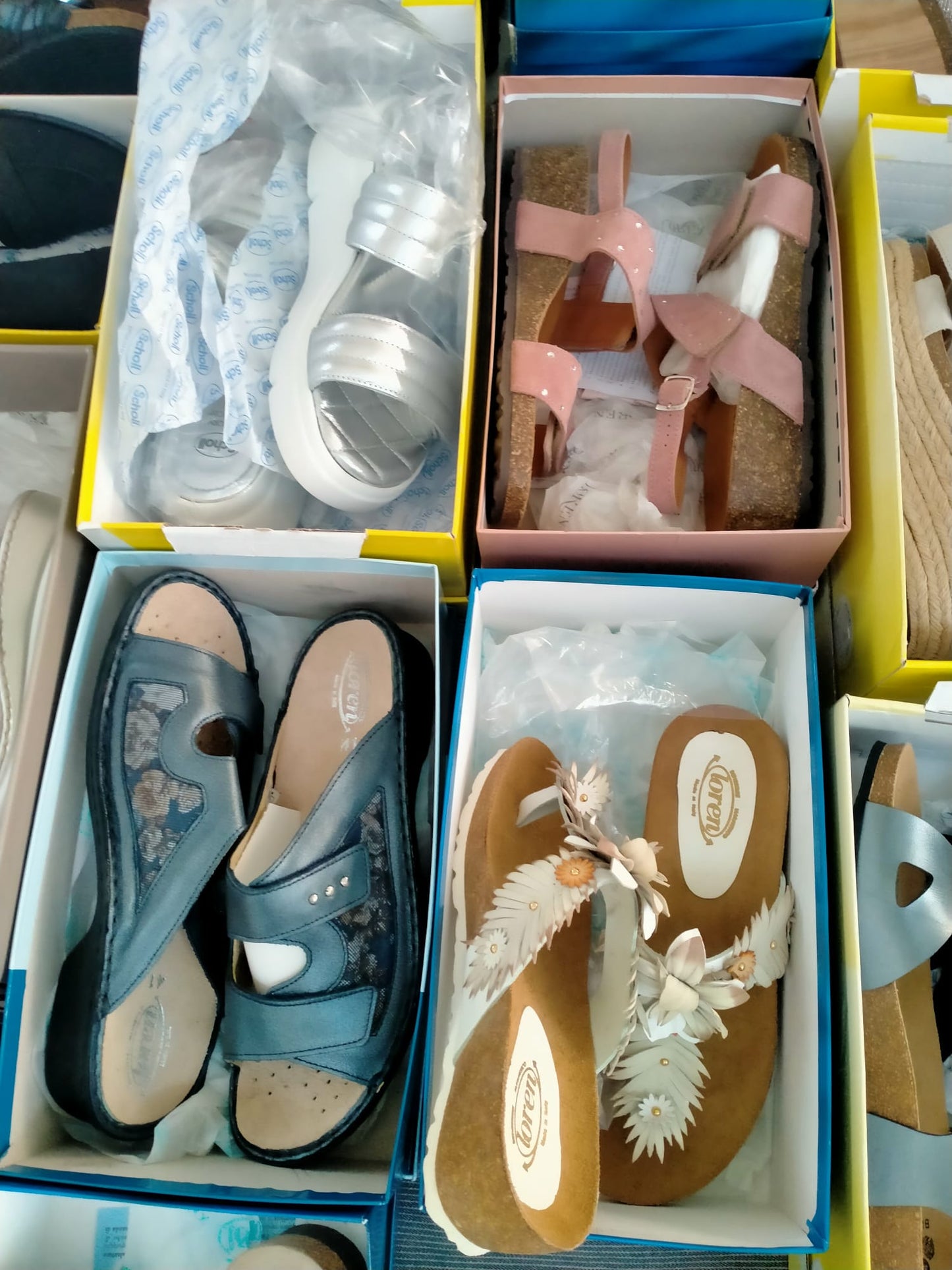 €15.00 per pair SCHOLL, LOREN women's footwear stock approximately 500 pairs - S/S - REF. 6139P1