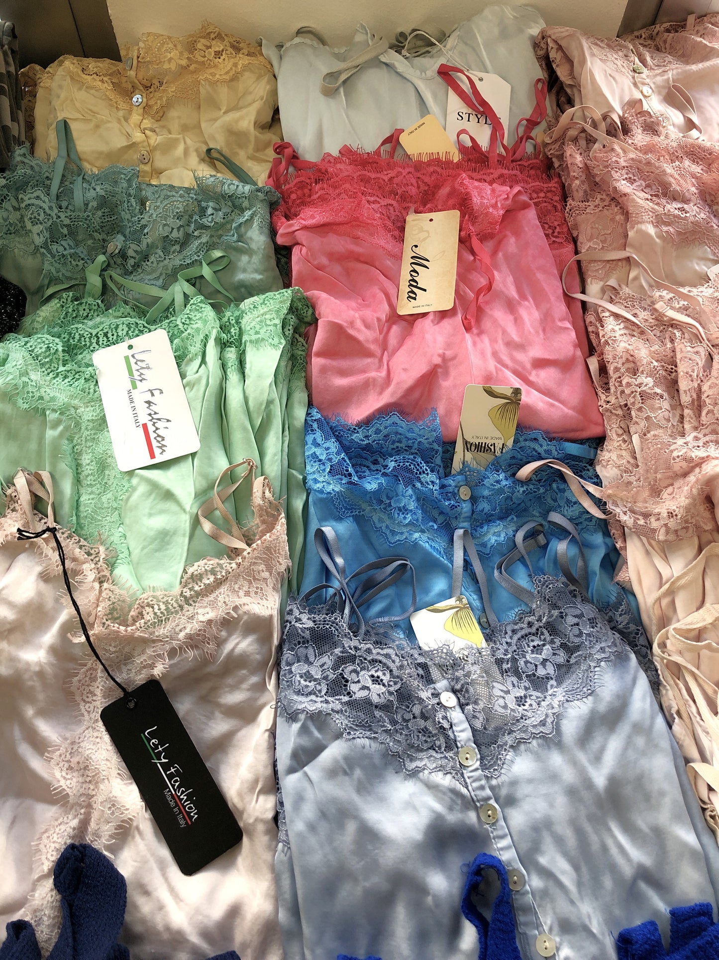 €2,71 al pezzo PRONTO MODA MADE IN ITALY stock abbigliamento e accessori uomo/donna 1333 pezzi - A/I - P/E - RIF. 6146P1