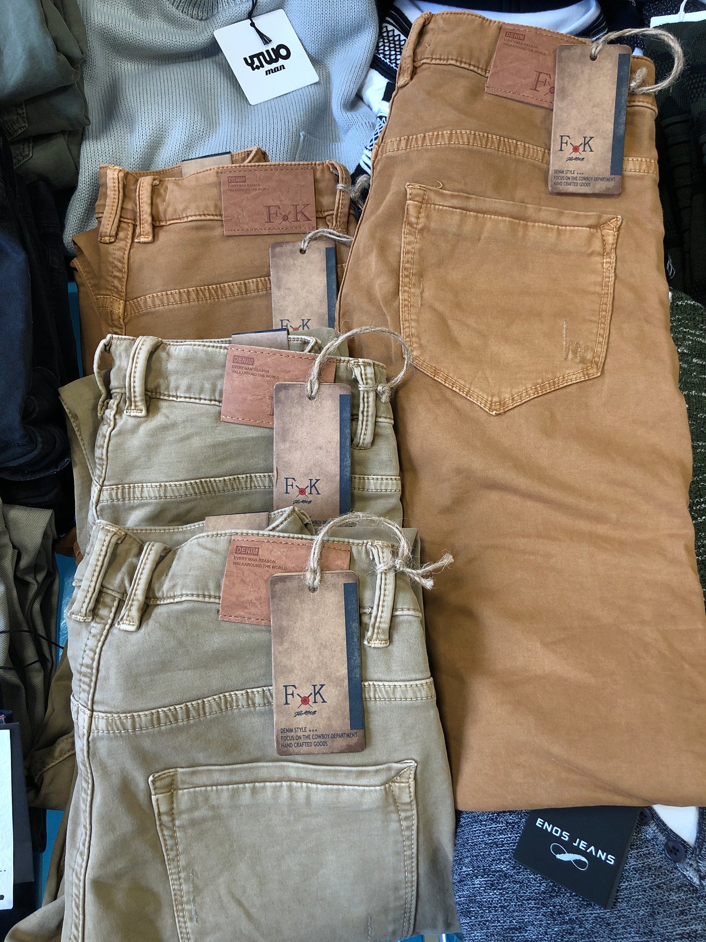 €2,71 al pezzo PRONTO MODA MADE IN ITALY stock abbigliamento e accessori uomo/donna 1333 pezzi - A/I - P/E - RIF. 6146P1