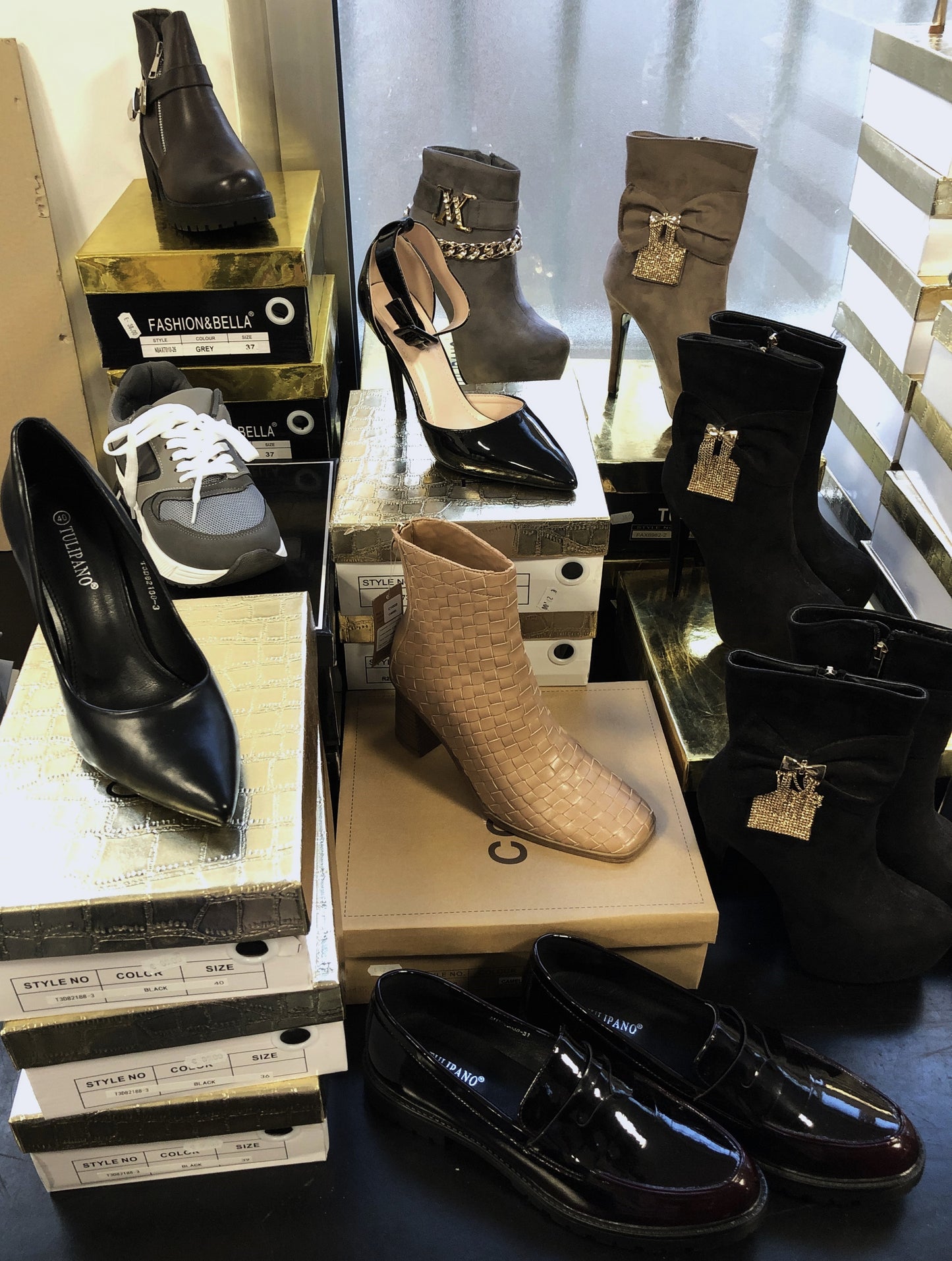 €2,71 al pezzo PRONTO MODA MADE IN ITALY stock abbigliamento e accessori uomo/donna 1333 pezzi - A/I - P/E - RIF. 6146P1